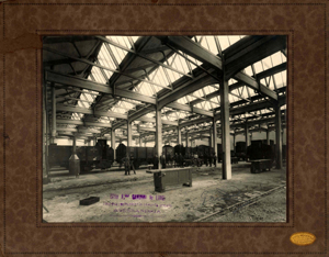 Interno di officina ferroviaria