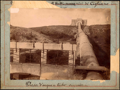 Presa d'acqua e tubo superiore