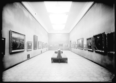 Sala espositiva con quadri di Pellizza da Volpedo