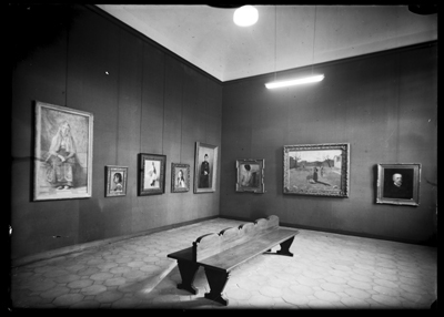 Sala espositiva con quadri di Pellizza da Volpedo