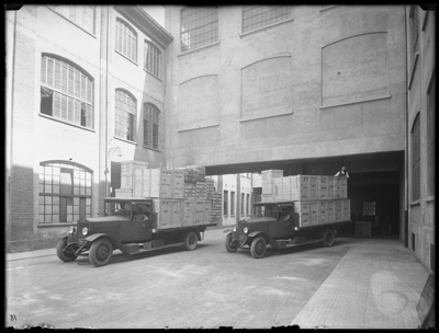 Camion trasporto merci nella ditta Borsalino di Alessandria