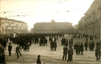 Raduno provinciale Ass. Naz. Combattenti in Piazza Garibaldi, Alessandria