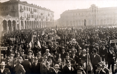 Raduno provinciale Ass. Naz. Combattenti in Piazza Garibaldi, Alessandria